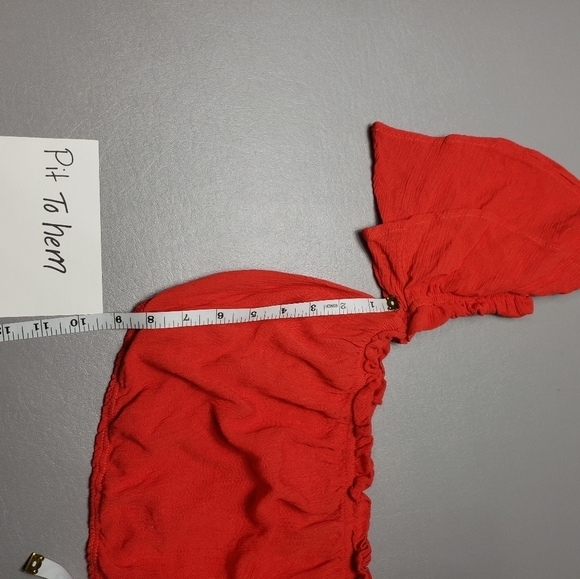 3/$15 Windsor dark orange cold shoulder ruffled crop top women's size large - Picture 4 of 8